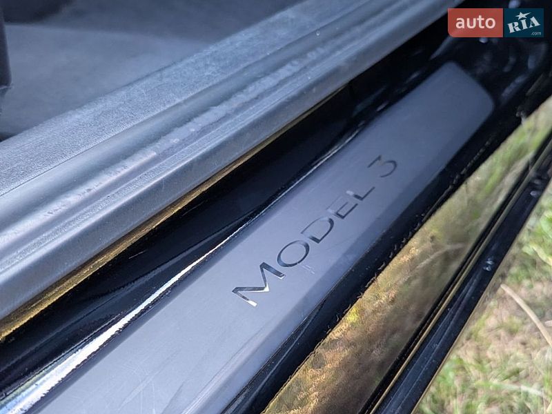 Седан Tesla Model 3 2021 в Ковелі
