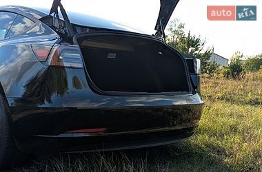 Седан Tesla Model 3 2021 в Ковелі