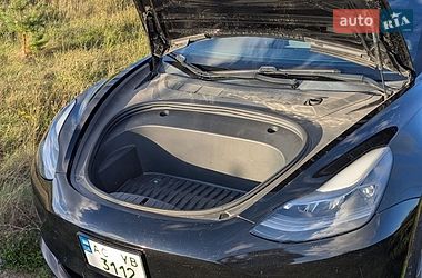 Седан Tesla Model 3 2021 в Ковелі