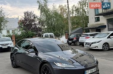 Седан Tesla Model 3 2024 в Коломиї