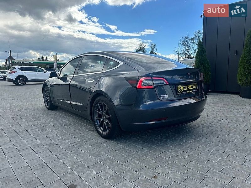 Седан Tesla Model 3 2018 в Ивано-Франковске