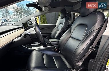 Седан Tesla Model 3 2018 в Ивано-Франковске