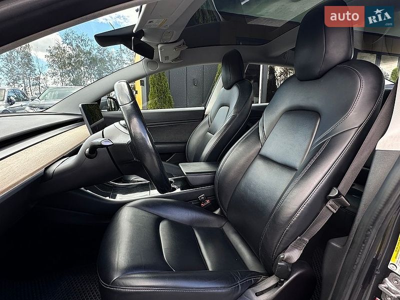 Седан Tesla Model 3 2018 в Ивано-Франковске