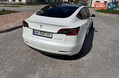 Седан Tesla Model 3 2022 в Броварах
