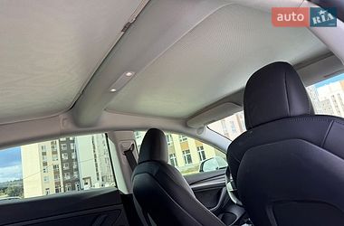 Седан Tesla Model 3 2022 в Броварах