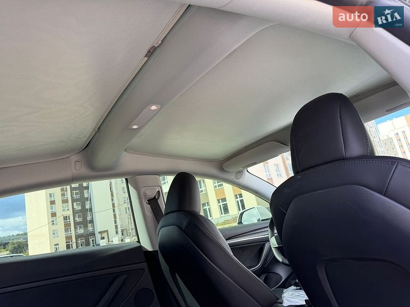 Седан Tesla Model 3 2022 в Броварах