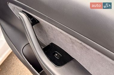 Седан Tesla Model 3 2020 в Ковеле