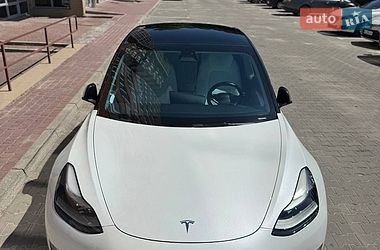 Седан Tesla Model 3 2022 в Тернополі