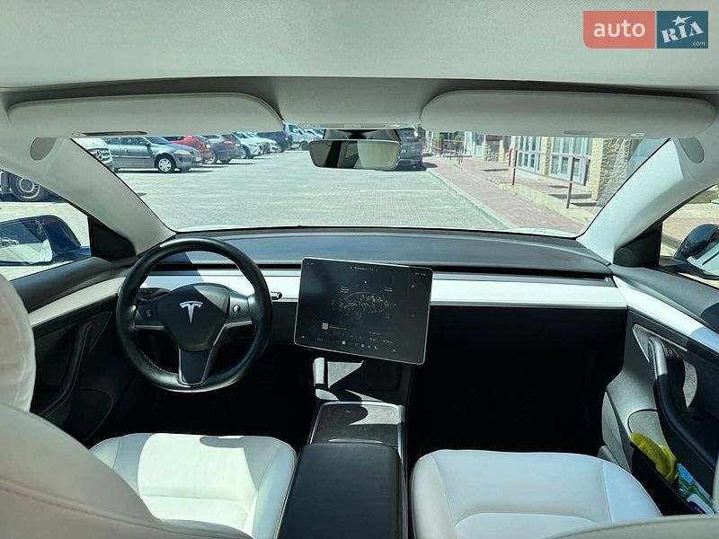 Седан Tesla Model 3 2022 в Тернополі