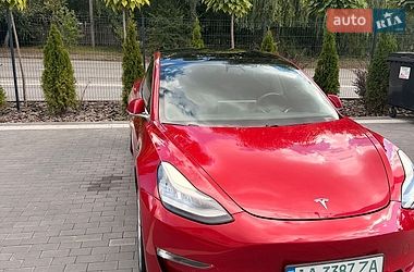 Седан Tesla Model 3 2018 в Киеве