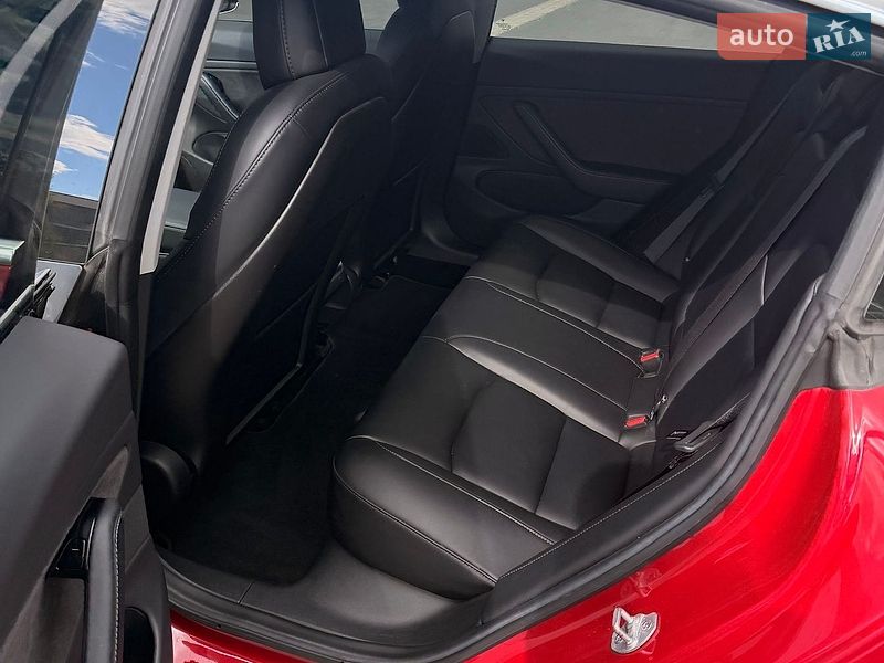 Седан Tesla Model 3 2018 в Киеве