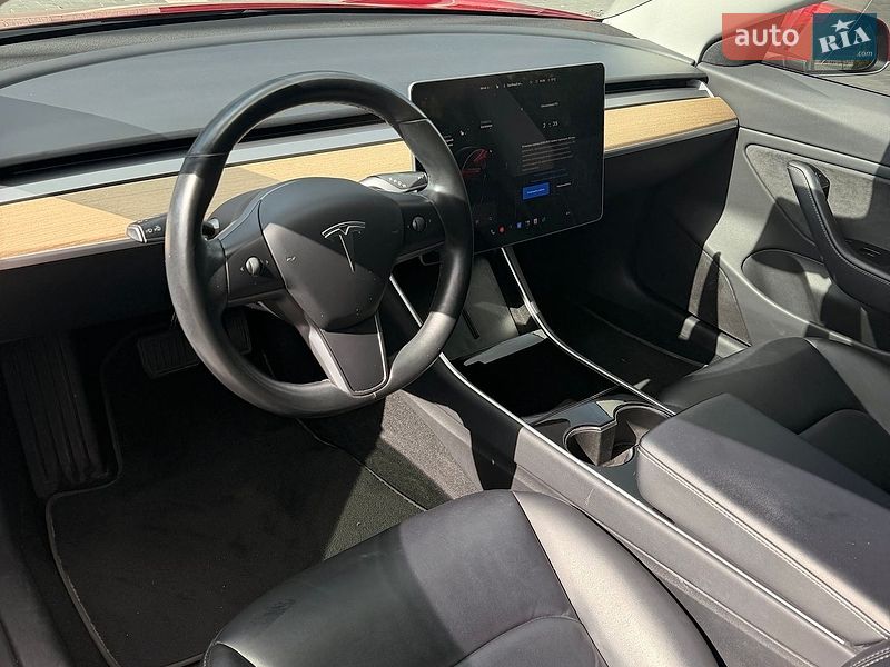 Седан Tesla Model 3 2018 в Киеве