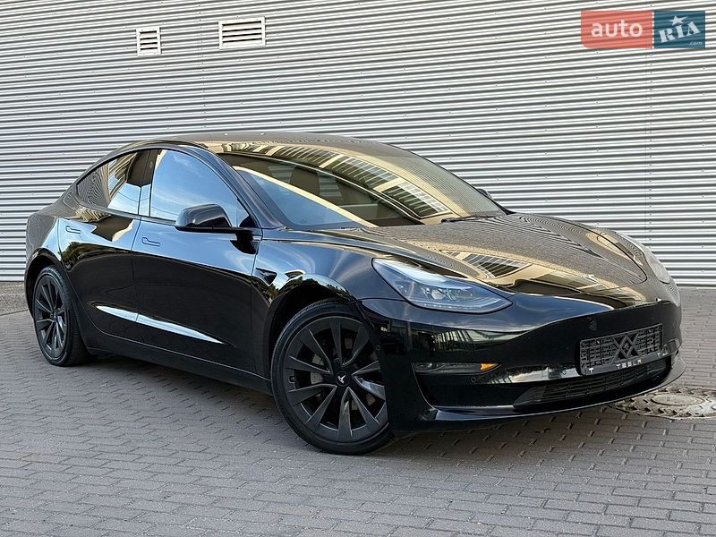 Седан Tesla Model 3 2022 в Рівному