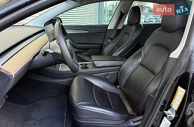 Седан Tesla Model 3 2022 в Рівному