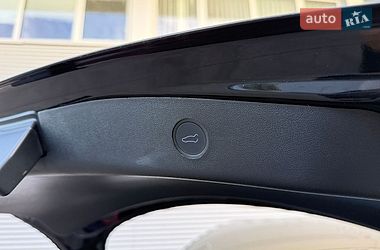 Седан Tesla Model 3 2022 в Рівному