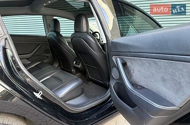 Седан Tesla Model 3 2022 в Рівному