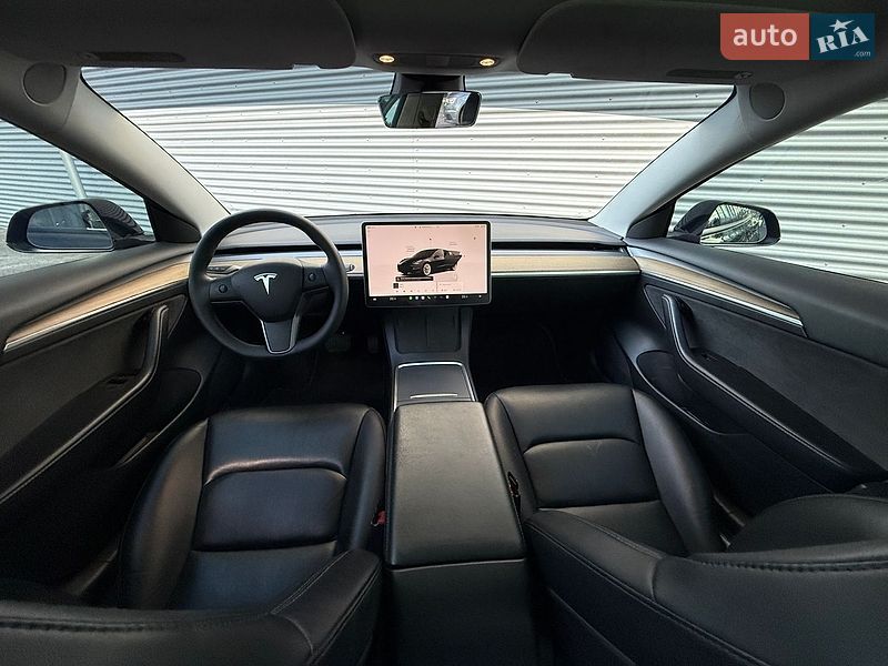 Седан Tesla Model 3 2022 в Рівному