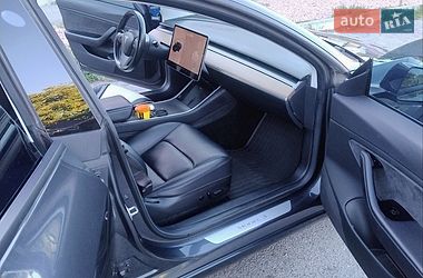 Седан Tesla Model 3 2018 в Киеве