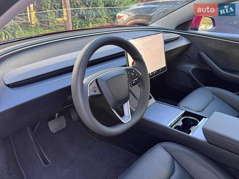 Седан Tesla Model 3 2025 в Львове