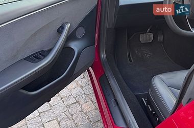 Седан Tesla Model 3 2025 в Львове