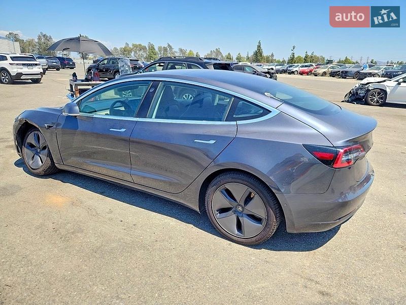 Седан Tesla Model 3 2018 в Моршине