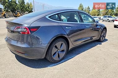 Седан Tesla Model 3 2018 в Моршине