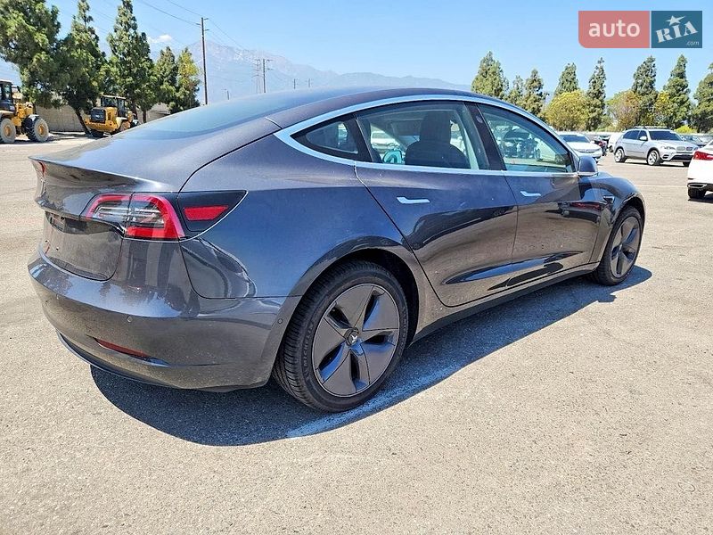 Седан Tesla Model 3 2018 в Моршине