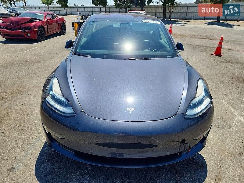 Седан Tesla Model 3 2018 в Моршине