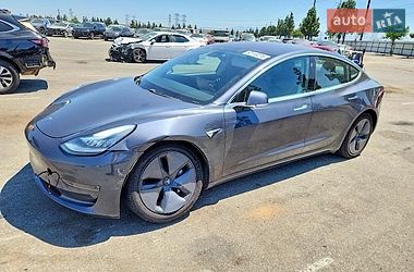 Седан Tesla Model 3 2018 в Моршине