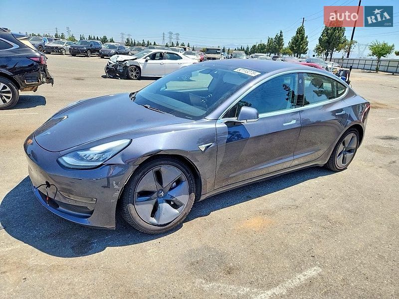 Седан Tesla Model 3 2018 в Моршине