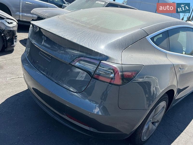 Седан Tesla Model 3 2018 в Моршине