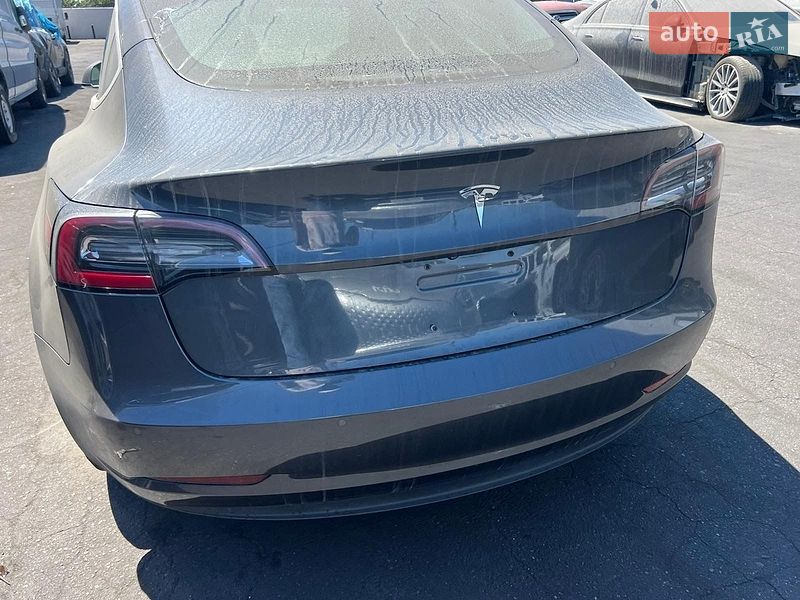 Седан Tesla Model 3 2018 в Моршине