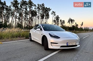 Седан Tesla Model 3 2019 в Житомирі