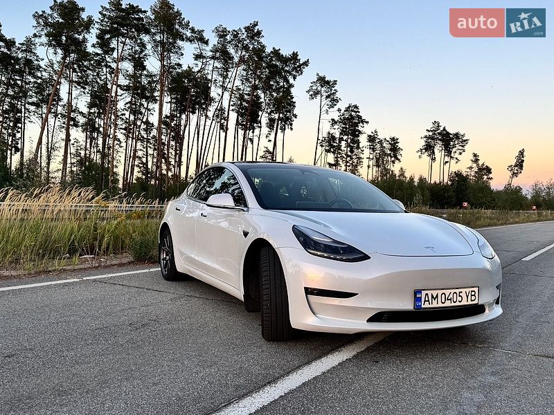 Седан Tesla Model 3 2019 в Житомирі