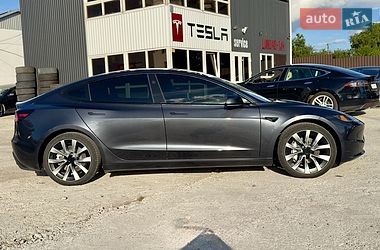 Седан Tesla Model 3 2024 в Вінниці