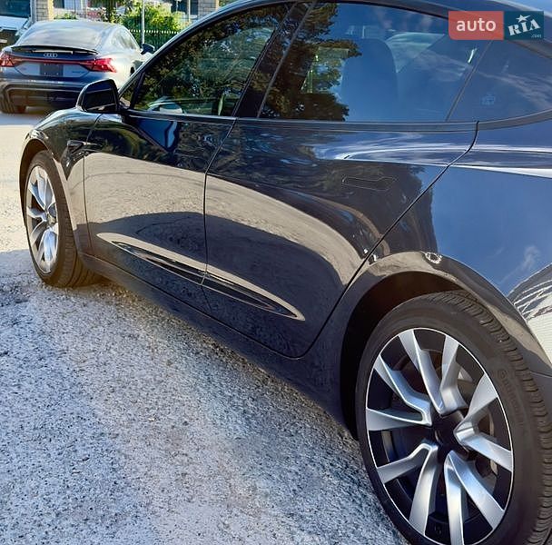 Седан Tesla Model 3 2024 в Вінниці