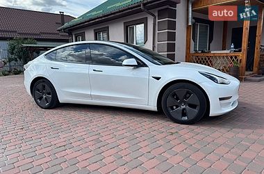 Седан Tesla Model 3 2021 в Миргороді