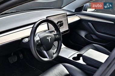 Седан Tesla Model 3 2022 в Львові
