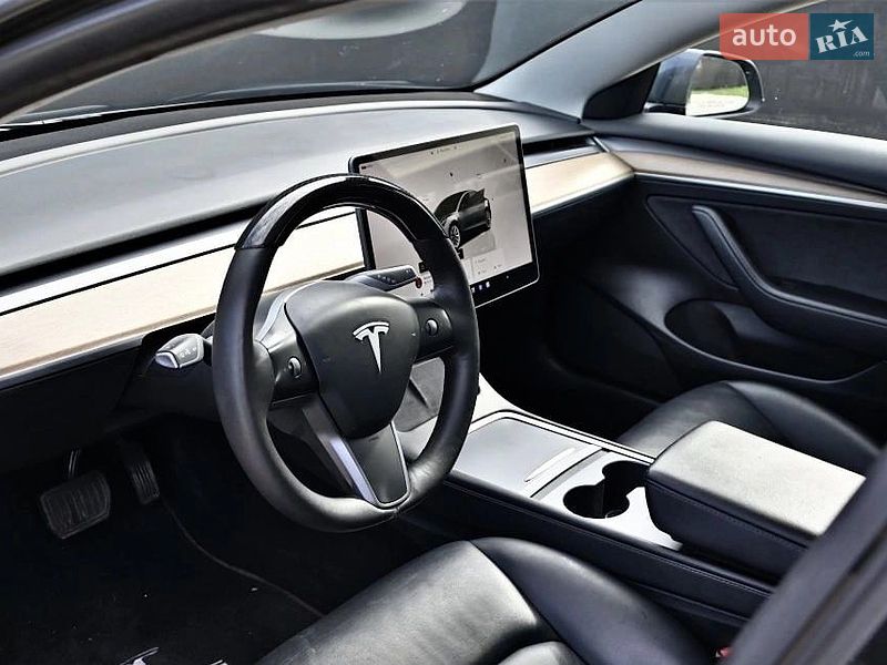 Седан Tesla Model 3 2022 в Львові