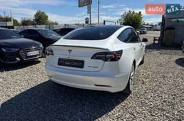 Седан Tesla Model 3 2022 в Ивано-Франковске