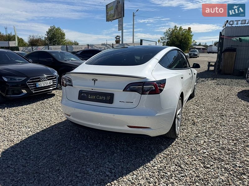 Седан Tesla Model 3 2022 в Ивано-Франковске