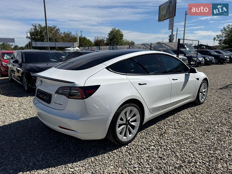 Седан Tesla Model 3 2022 в Ивано-Франковске