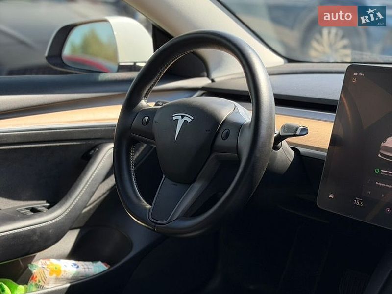Седан Tesla Model 3 2022 в Ивано-Франковске