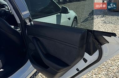 Седан Tesla Model 3 2022 в Ивано-Франковске