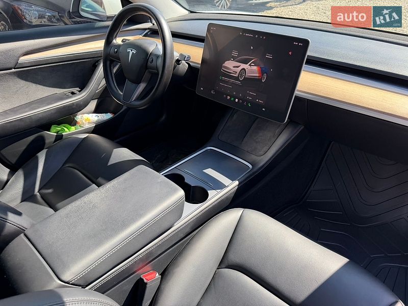 Седан Tesla Model 3 2022 в Ивано-Франковске