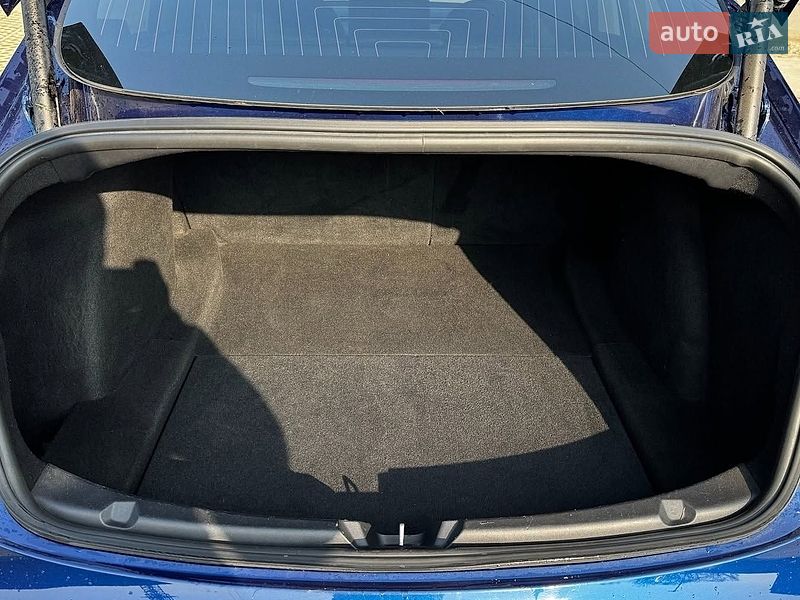 Седан Tesla Model 3 2019 в Києві