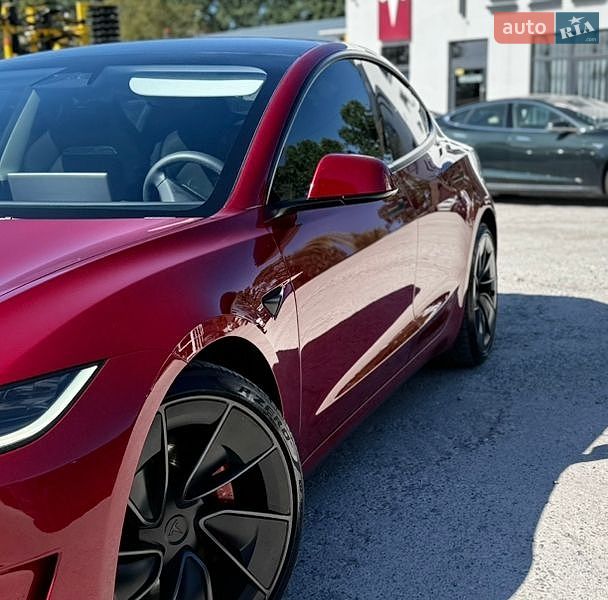 Седан Tesla Model 3 2024 в Вінниці