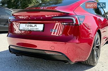 Седан Tesla Model 3 2024 в Вінниці