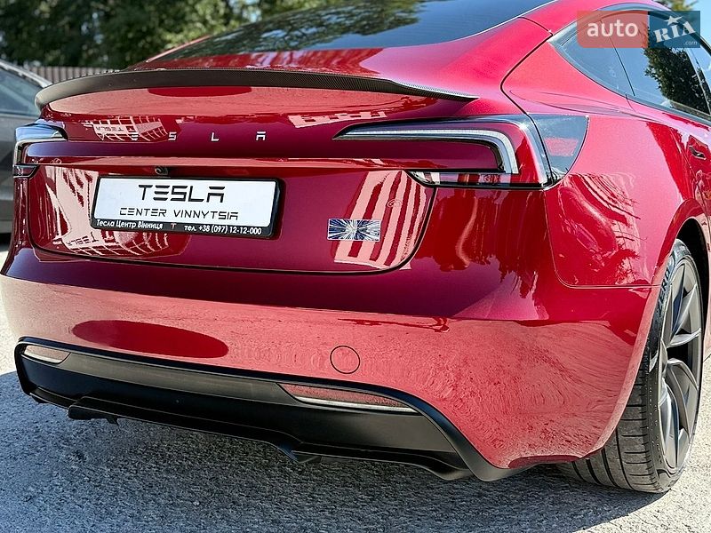 Седан Tesla Model 3 2024 в Вінниці