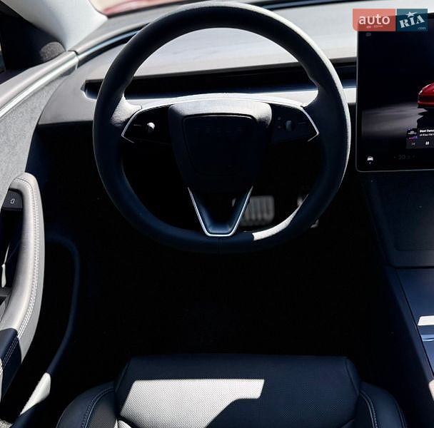 Седан Tesla Model 3 2024 в Вінниці